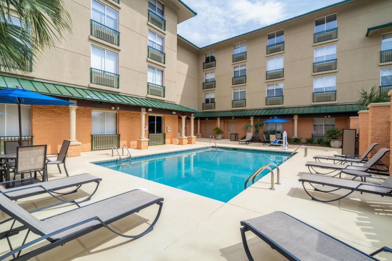 Holiday Inn Express Hotel & Suites Bluffton At Hilton Head Area By Ihg Exterior photo