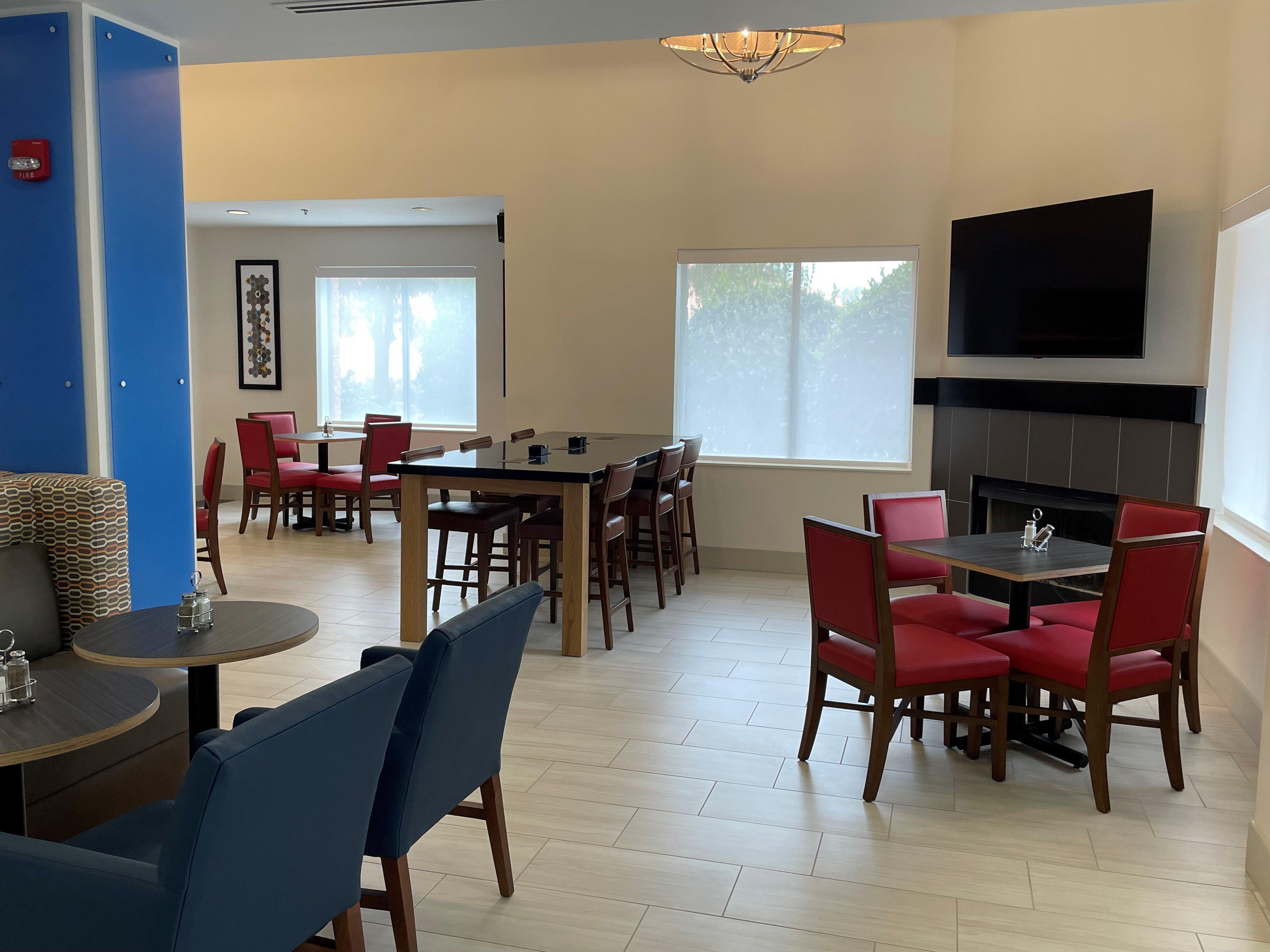 Holiday Inn Express Hotel & Suites Bluffton At Hilton Head Area By Ihg Exterior photo
