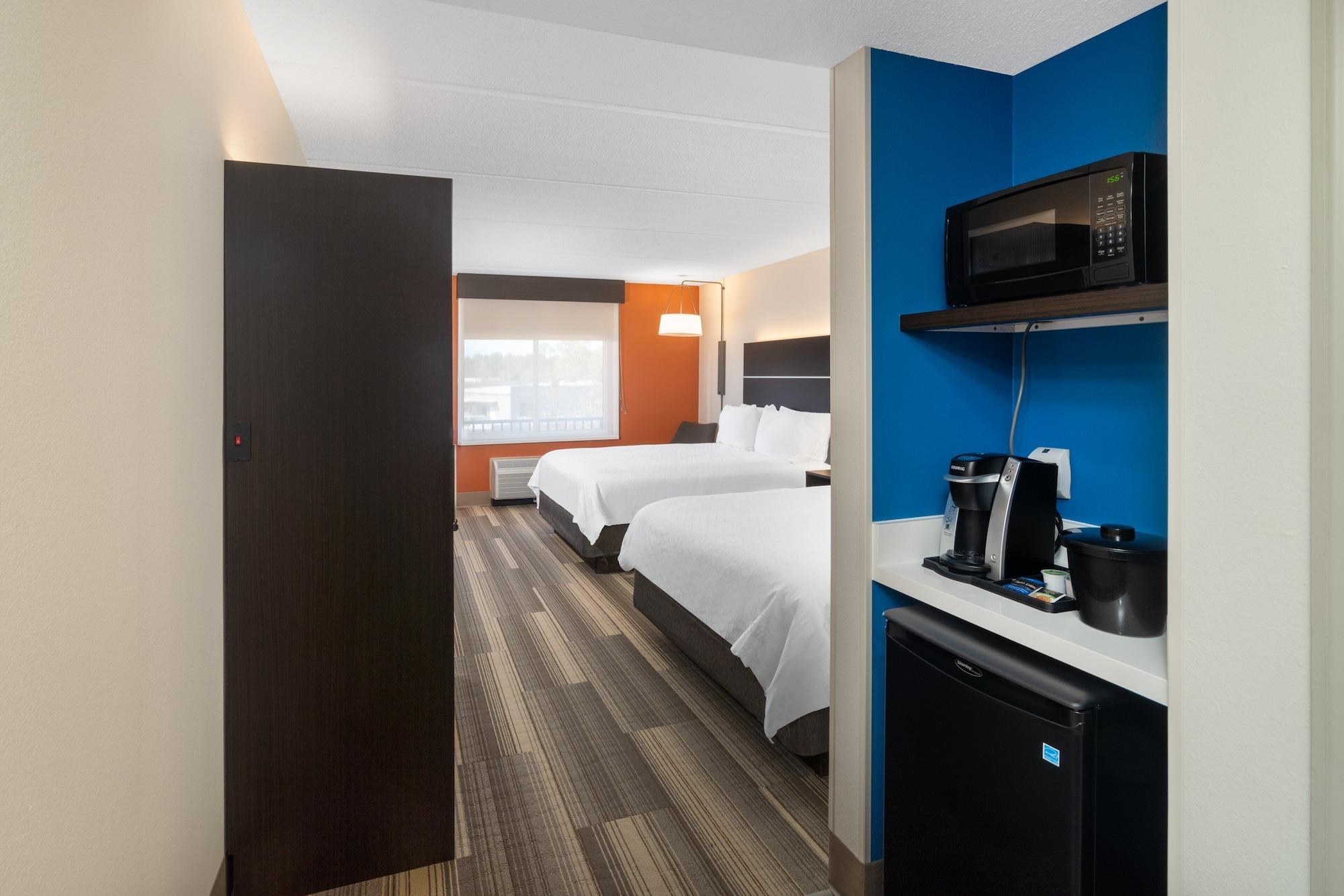 Holiday Inn Express Hotel & Suites Bluffton At Hilton Head Area By Ihg Exterior photo
