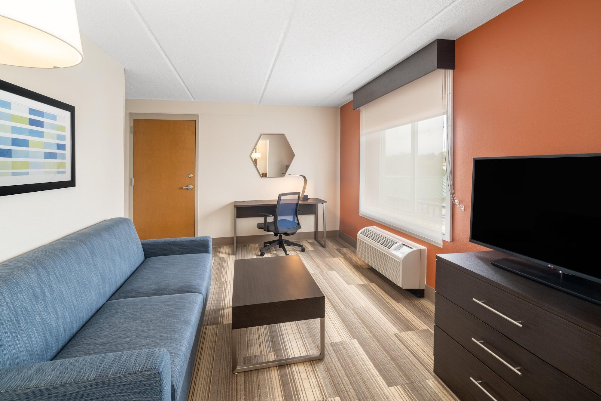 Holiday Inn Express Hotel & Suites Bluffton At Hilton Head Area By Ihg Exterior photo
