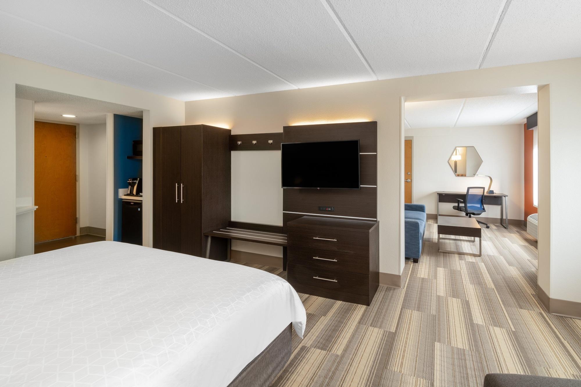 Holiday Inn Express Hotel & Suites Bluffton At Hilton Head Area By Ihg Exterior photo